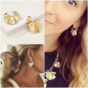 Elegant Gold Fan Earrings